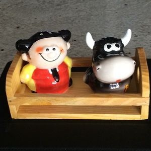 Salt & pepper shakers and tray